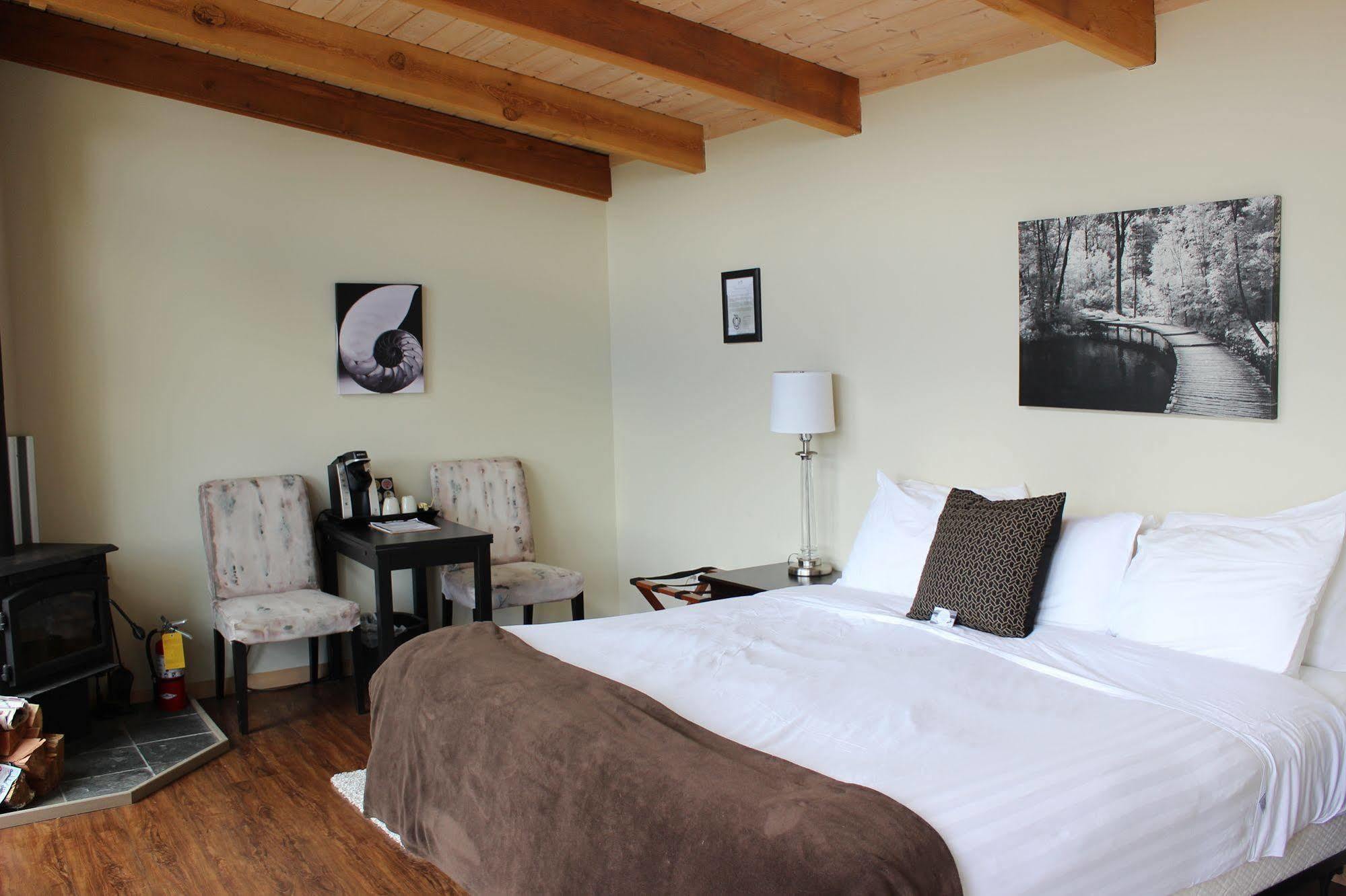 Backeddy Resort And Marina Egmont Ngoại thất bức ảnh